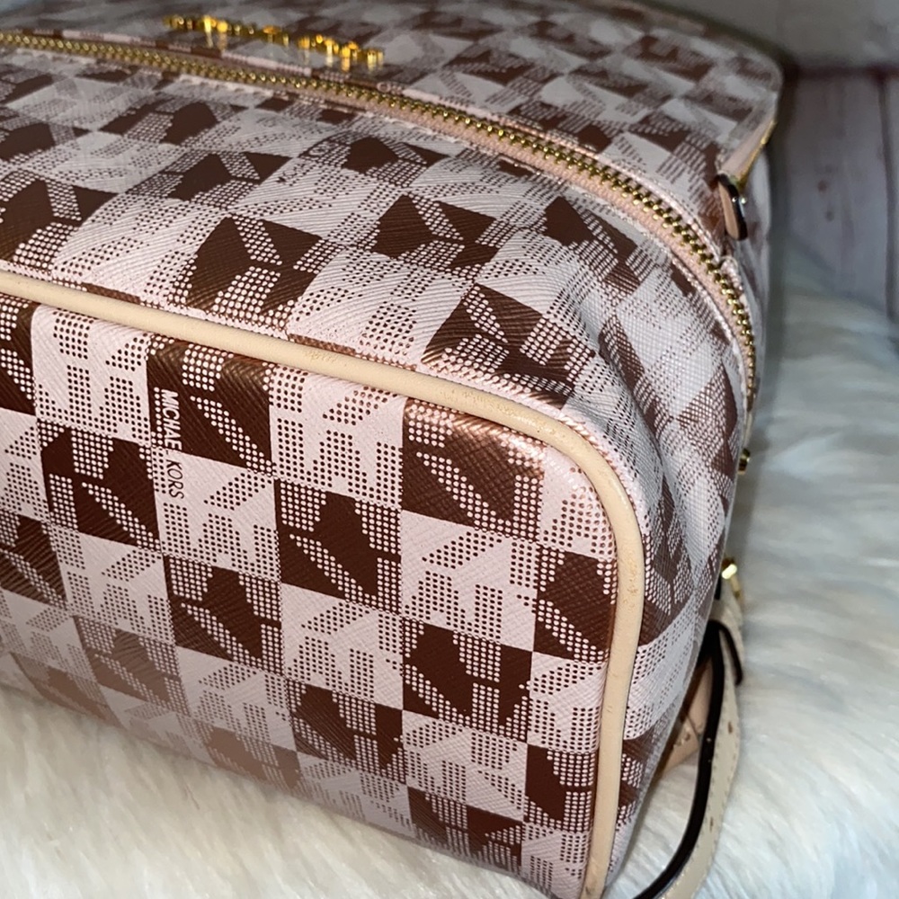 Michael Kors CHECKERBOARD RHEA ZIP Backpack - Picture 7 of 9